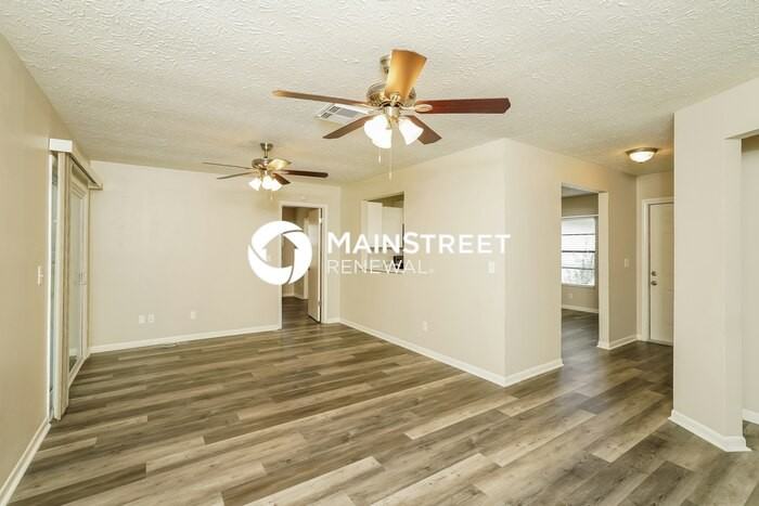 456 Sw Molloy St - Photo 4 of 17