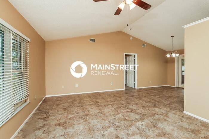 912 Gatewood Ct Ne - Photo 5 of 16