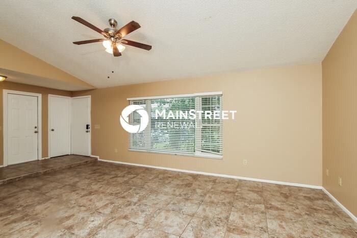 912 Gatewood Ct Ne - Photo 6 of 16