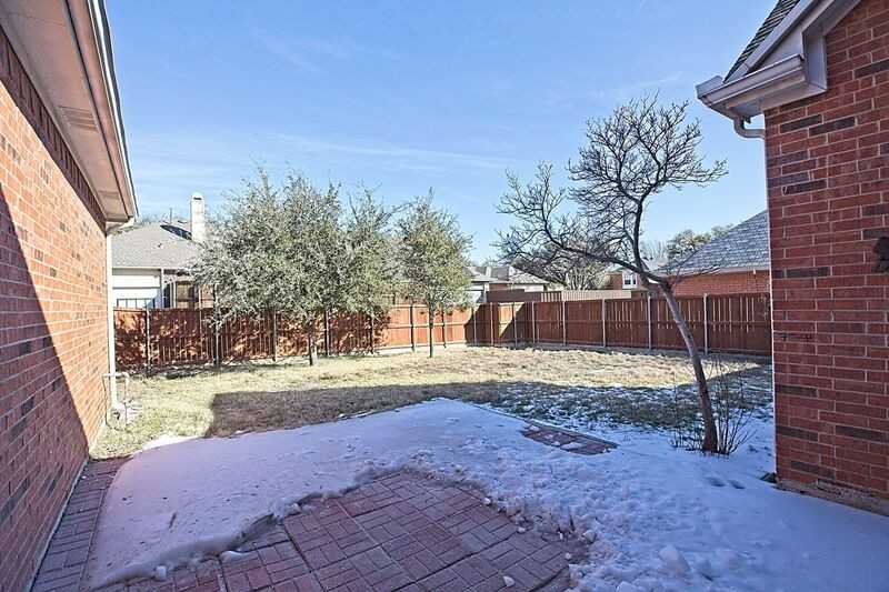 2405 Hopkins Dr - Photo 2 of 44