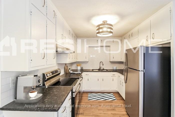 7501 Asbury Manor Dr - Photo 2 of 15