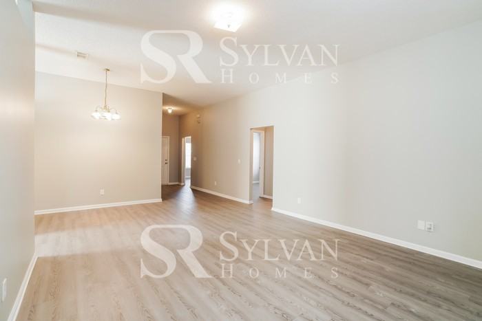 2547 Fox Creek Dr - Photo 4 of 16