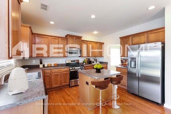 15 Pimmit Pl - Photo 3 of 18