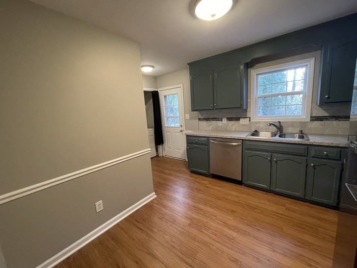 8 Barnes Dr - Photo 3 of 10