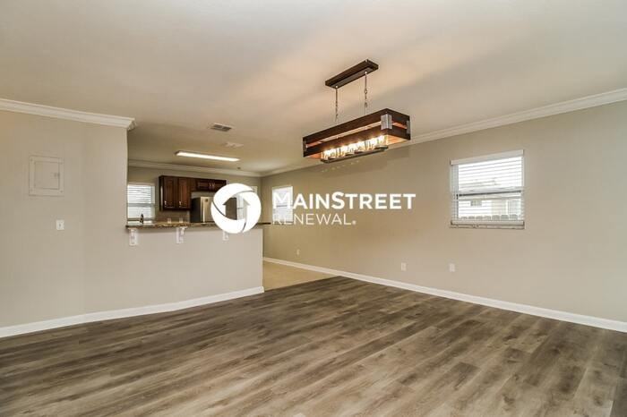 701 Palm Springs Dr - Photo 4 of 16