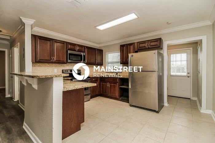 701 Palm Springs Dr - Photo 5 of 16