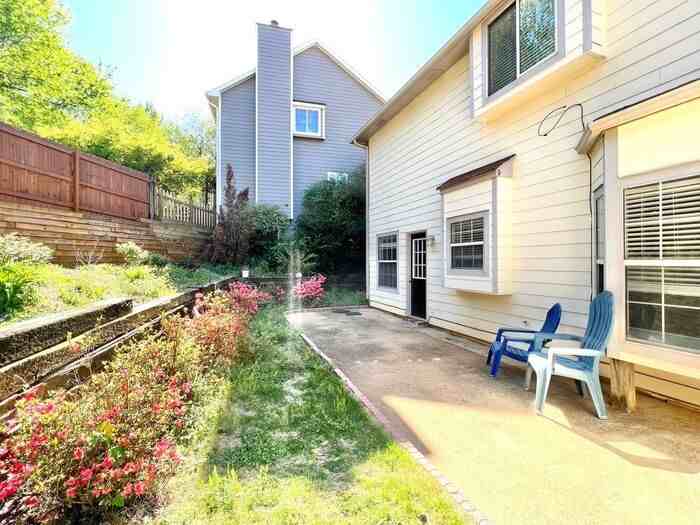 10470 Meadow Run Trce - Photo 2 of 25