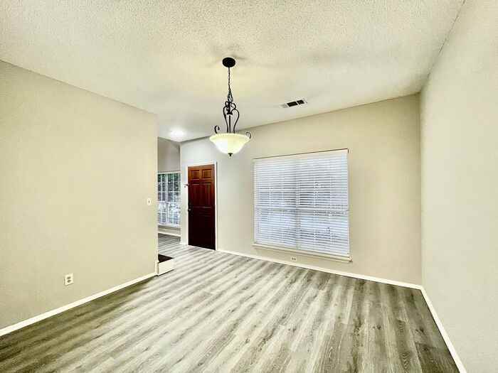 10470 Meadow Run Trce - Photo 7 of 25