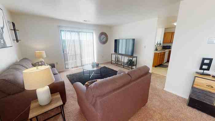 375 Mickelson Ct - Photo 2 of 7