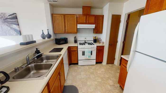 375 Mickelson Ct - Photo 3 of 7