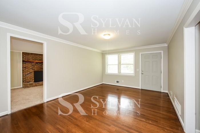 932 Howard St - Photo 4 of 16