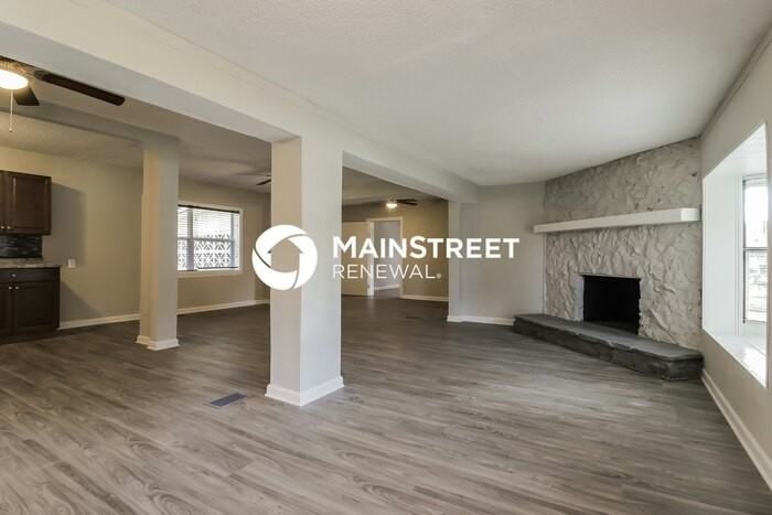 2411 Chase Ave - Photo 5 of 15