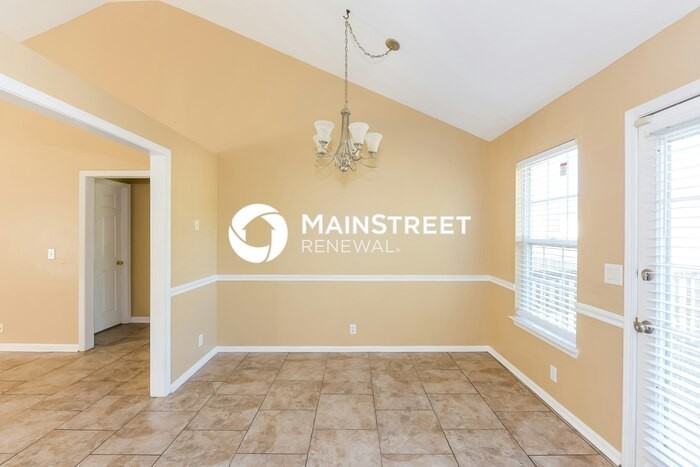 825 Stone Hedge Ct - Photo 5 of 15