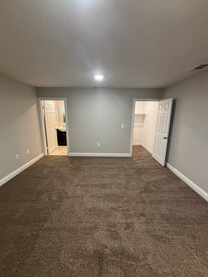 11227 Towne Avenue - Photo 5 of 18
