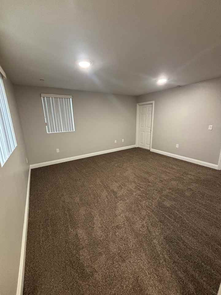 11227 Towne Avenue - Photo 7 of 18