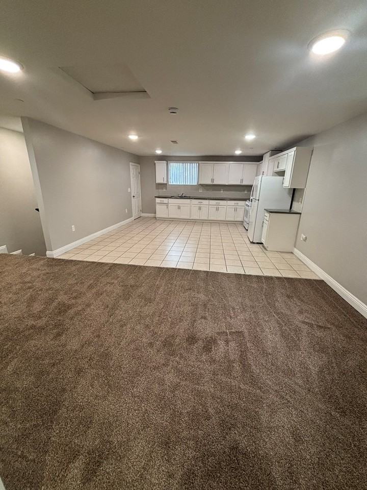 11227 Towne Avenue - Photo 3 of 18