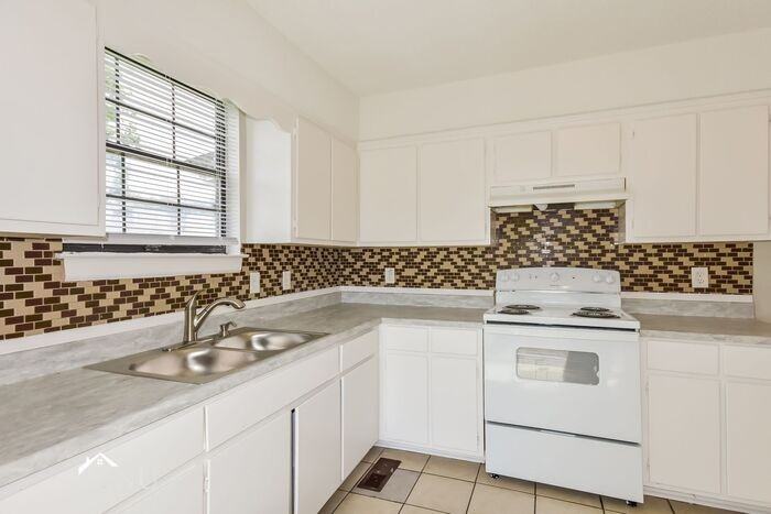 3315 Walton Ln #A - Photo 3 of 18