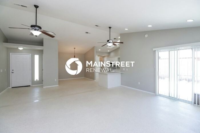 8008 W Tuckey Ln - Photo 5 of 16