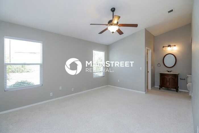 8008 W Tuckey Ln - Photo 6 of 16