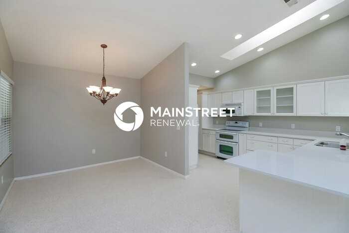 8008 W Tuckey Ln - Photo 7 of 16