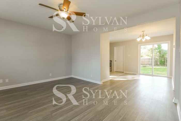 7538 Diven St - Photo 3 of 15