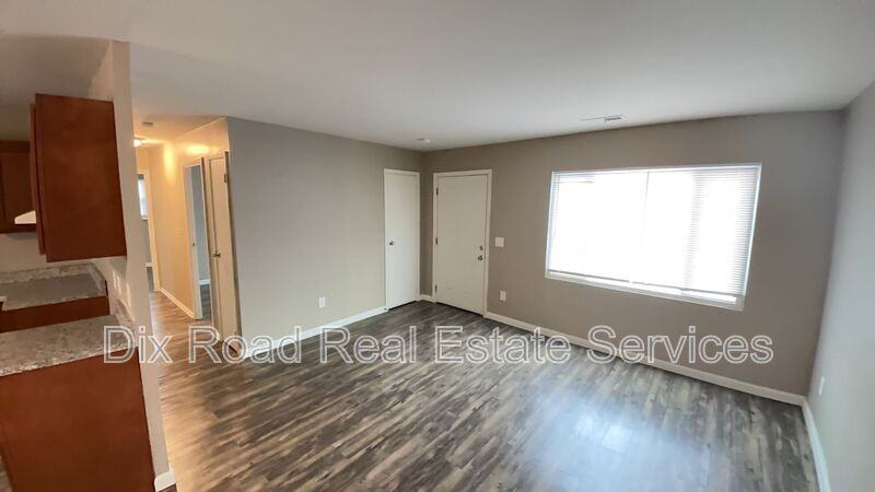 10789 Sharondale Rd - Photo 3 of 11