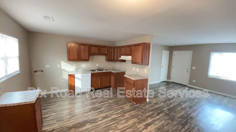 10789 Sharondale Rd - Photo 4 of 11