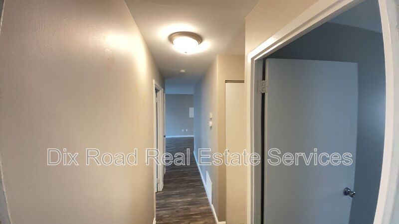 10789 Sharondale Rd - Photo 5 of 11