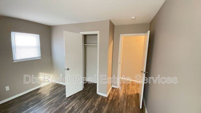 10789 Sharondale Rd - Photo 6 of 11