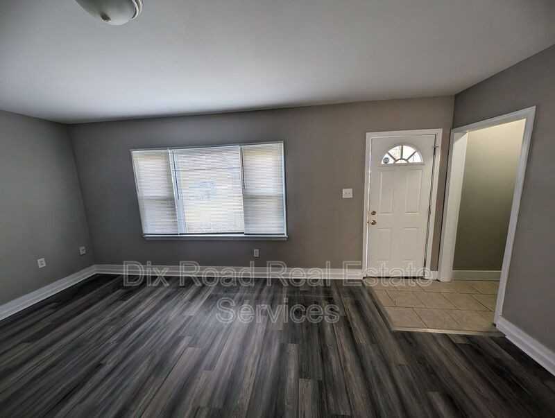 1047 Lexington Ave - Photo 5 of 30