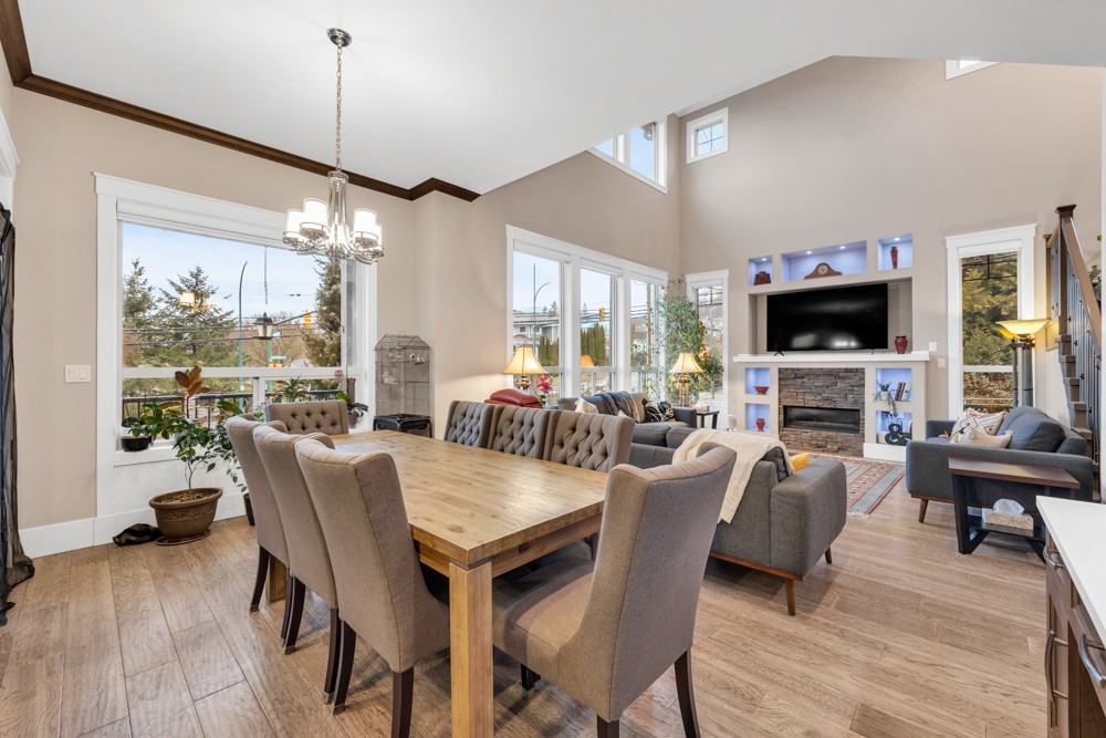 1424 Duchess Street - Photo 4 of 36