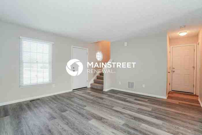 2027 Winding Hollow Dr - Photo 3 of 18