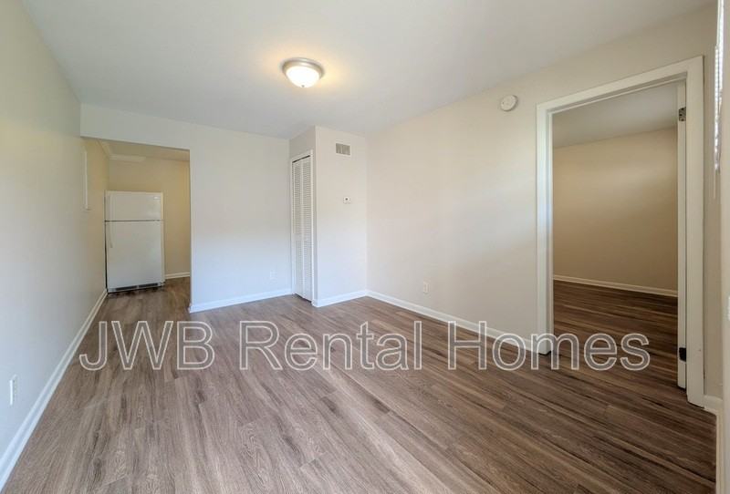 2775 Herschel St #9 - Photo 6 of 14