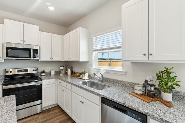 463 Navona Dr - Photo 6 of 18