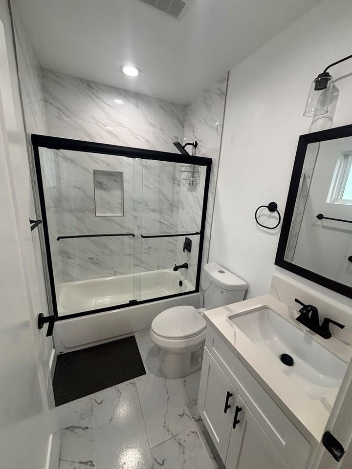 5526 South Wilton Place - Photo 7 of 22