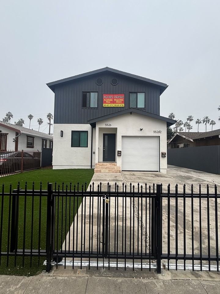 5526 South Wilton Place