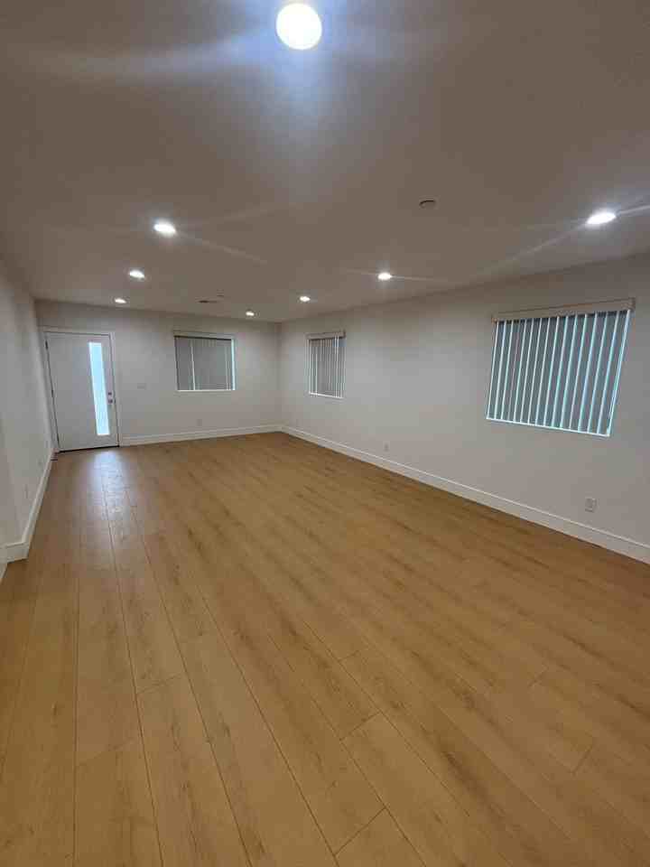 5526 South Wilton Place - Photo 2 of 22