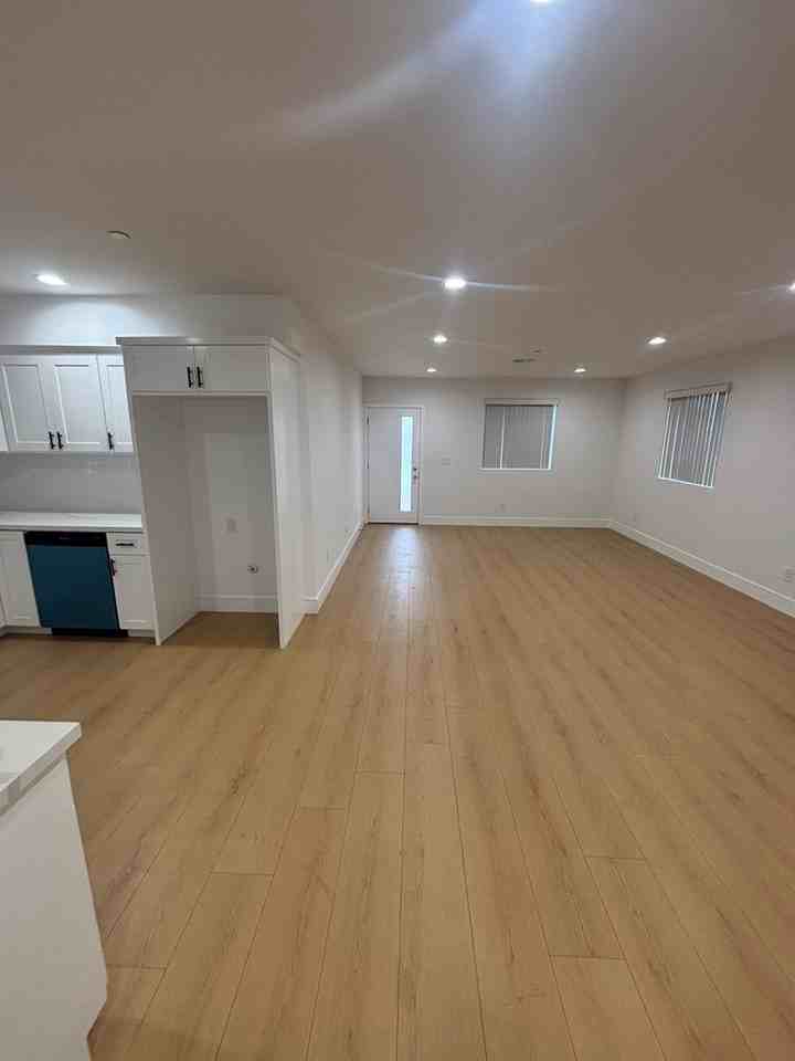 5526 South Wilton Place - Photo 3 of 22