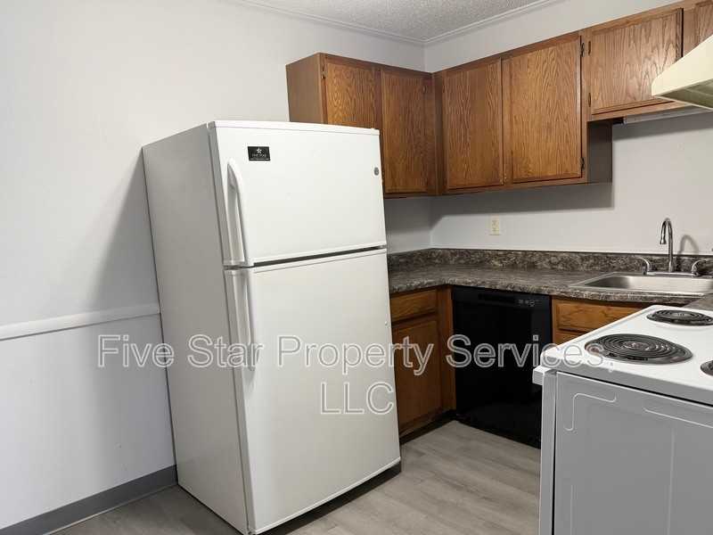 2080 W Washington St #11 - Photo 2 of 6