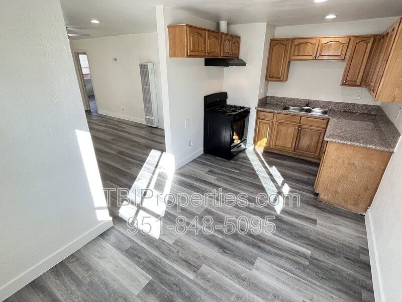 1604 N H St - Photo 7 of 18