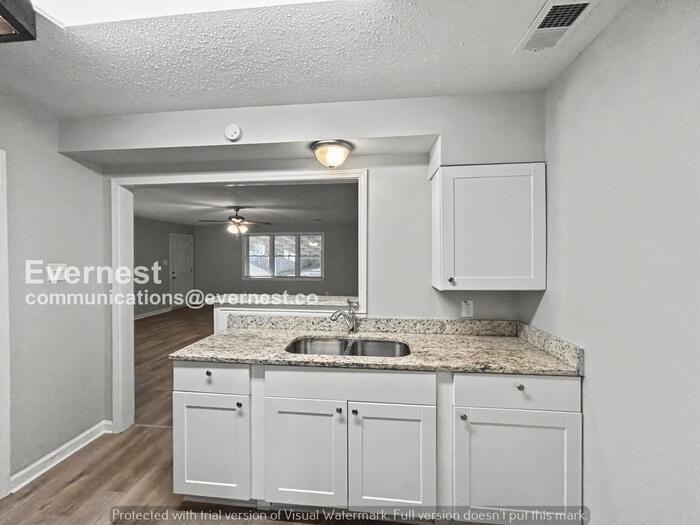 835 Margo Ln - Photo 6 of 24