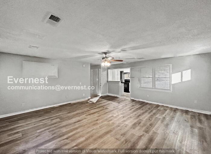 835 Margo Ln - Photo 4 of 24