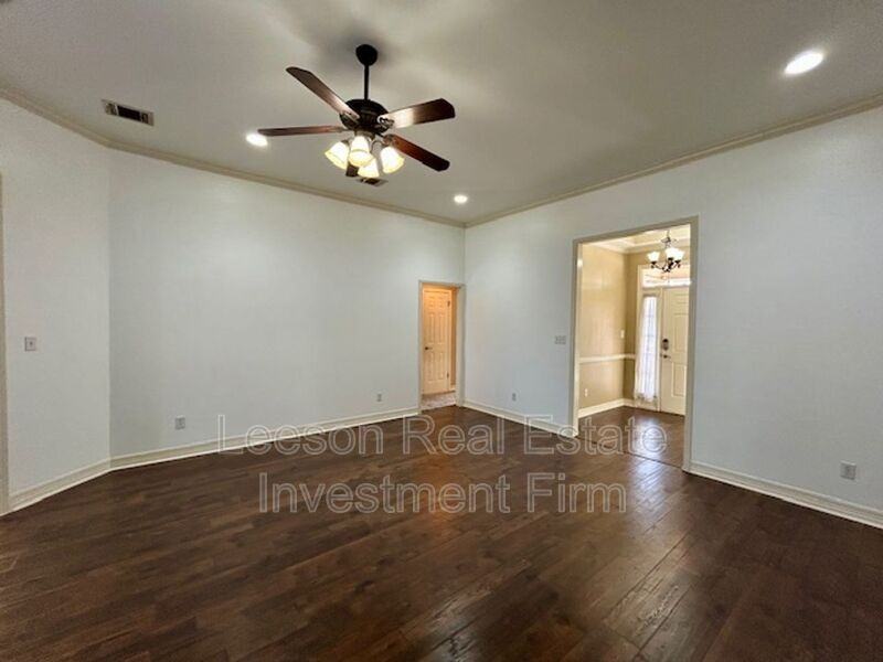 4933 General Polk Dr - Photo 3 of 17