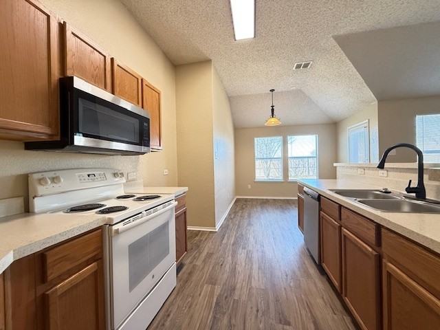 1107 Alexandria Dr - Photo 6 of 21