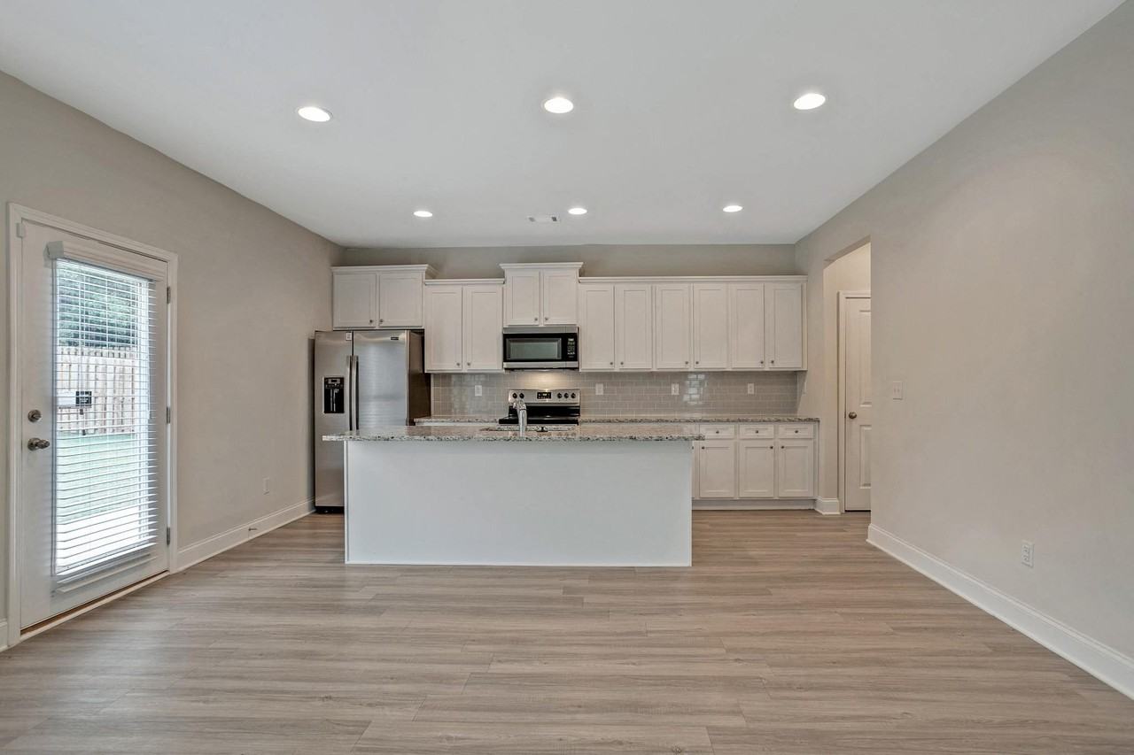 Chase Landing - Photo 5 of 50