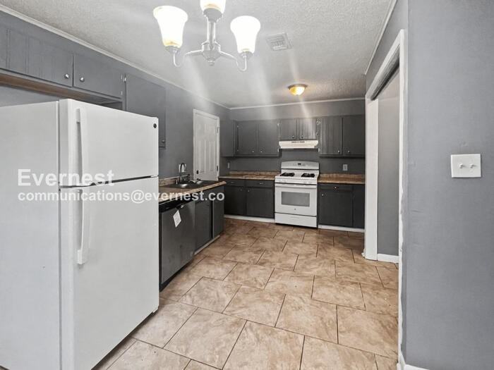 110 Border Cir - Photo 6 of 25