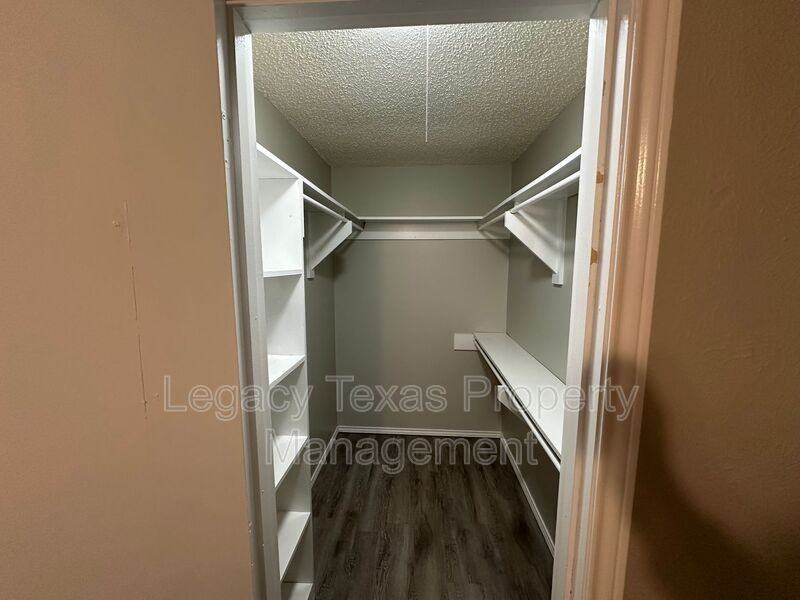 1116 N Nolan River Rd #A - Photo 4 of 26