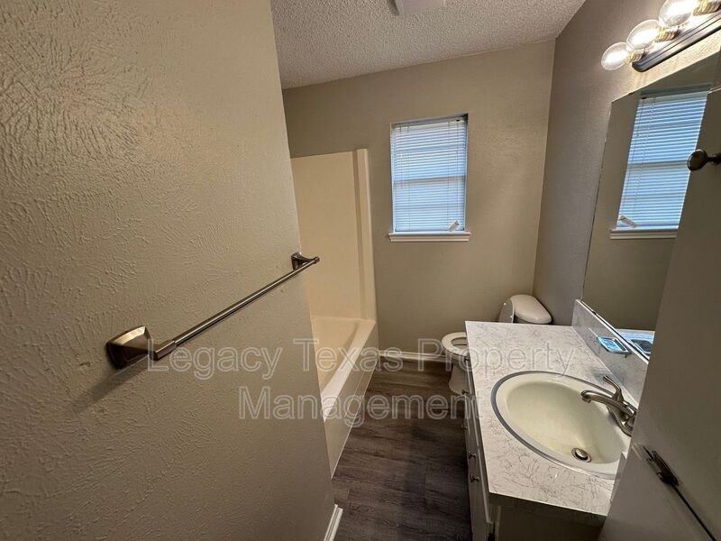 1116 N Nolan River Rd #A - Photo 6 of 26