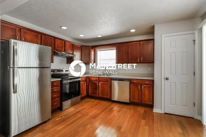 541 Matterhorn Dr - Photo 5 of 17