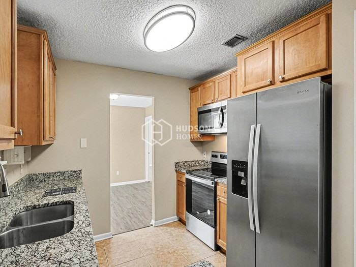 11548 Cypress Bend Ct - Photo 7 of 18